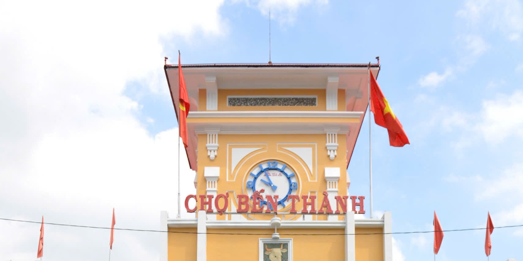 Ao Dai Experience with Iconic Instagram Tour in Saigon - Thumbnail 13