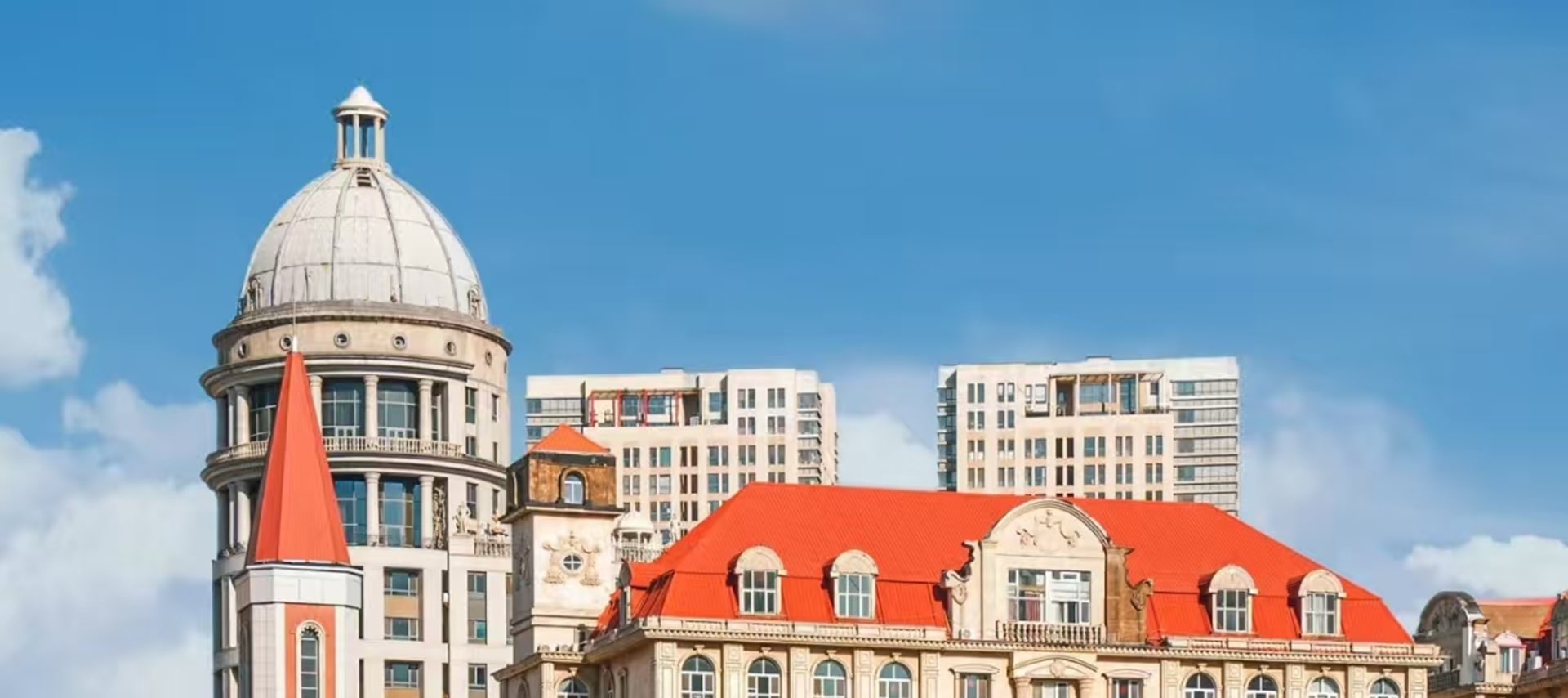 海河風景線,始於三岔口,止於大光明橋,橫穿繁華的天津市區 海河風景線,始於三岔口,止於大光明橋,橫穿繁華的天津市區