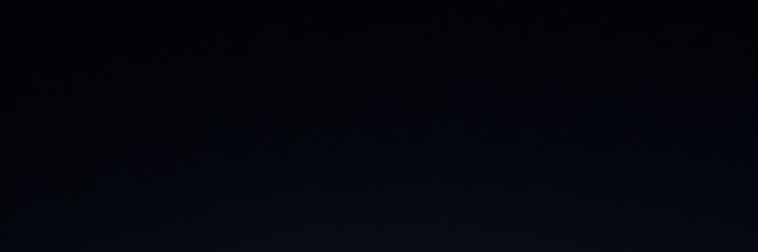 鎮西湖畔公園是首屈一指的夜景勝地，擁有被絢麗彩虹燈光照亮的迷人全景。