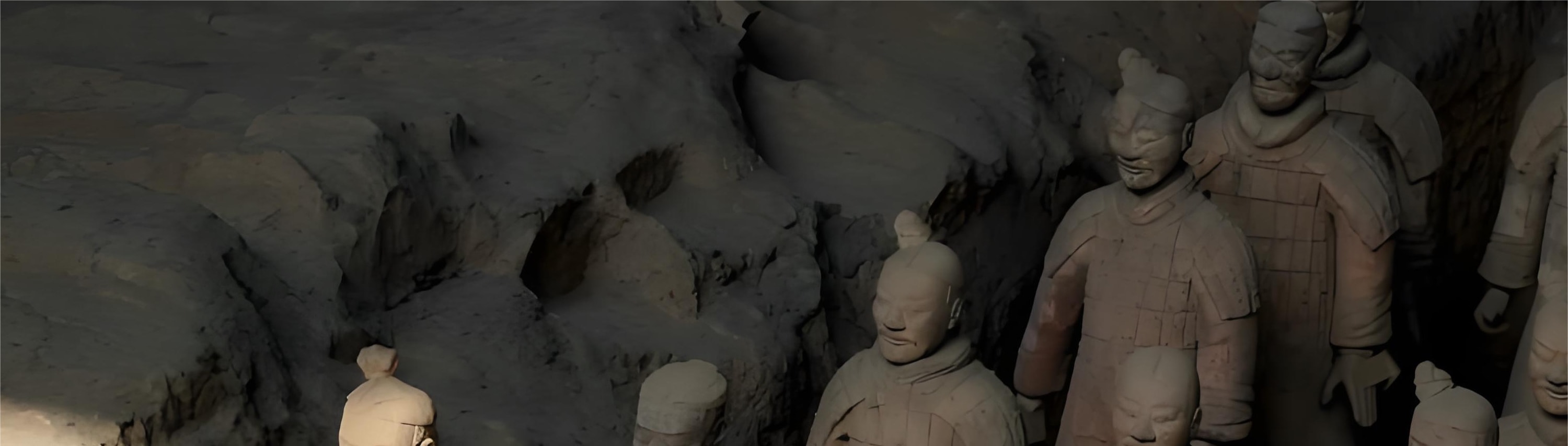 兵馬俑的發現過程與保護工程本身也充滿傳奇色彩，吸引著全球遊客與學者前來探訪。站在俑坑前，彷彿能穿越時空，感受大秦帝國的輝煌與滄桑。