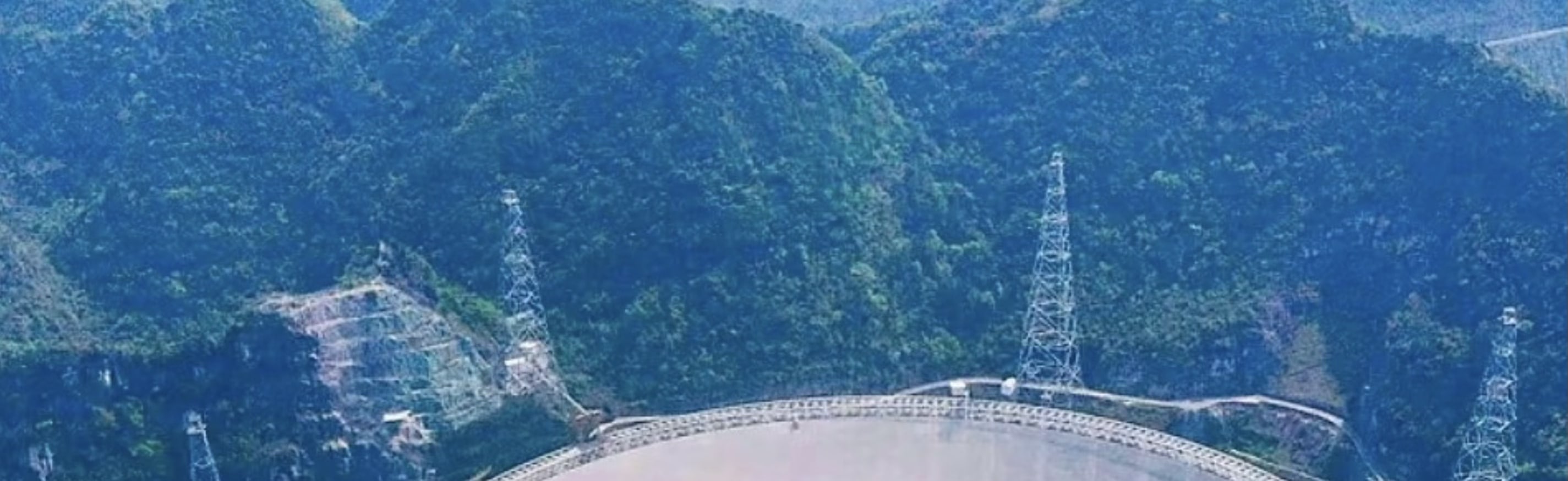 平塘天眼：參觀天文體驗館，探索宇宙秘密。【大射電天眼】是世界上最大的單口徑射電望遠鏡，直徑達500米，接收面積相當於30個足球場那麼大！它不僅在規模上是世界之最，更在科學研究上有著重大意義。（若您想要升級尊享票或核心區票，可下單後諮詢客服）