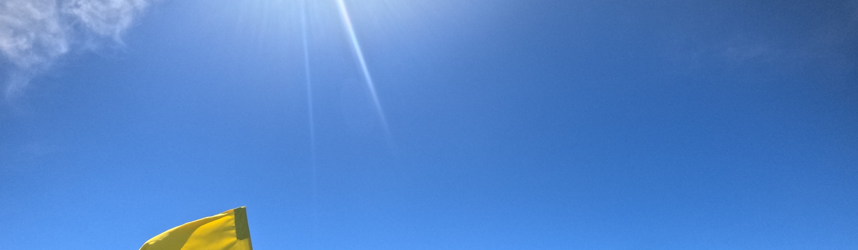 納魯蘇安島以其標誌性的長棧橋延伸到碧綠的海洋中而聞名,是跳島遊探險中必遊的亮點。 納魯蘇安島以其標誌性的長棧橋延伸到碧綠的海洋中而聞名,是跳島遊探險中必遊的亮點。