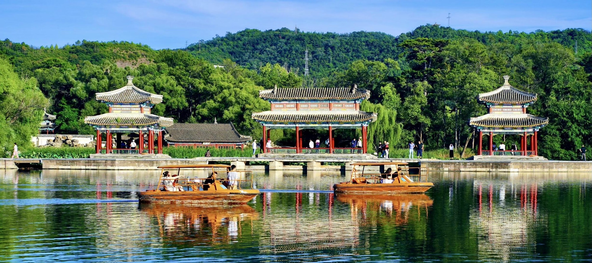北京動車往返河北承德三日遊（皇家避暑山莊+普寧寺+千手千眼觀世音+小布達拉宮普陀宗乘之廟+磬槌峰丹霞地貌+世界最高木雕）