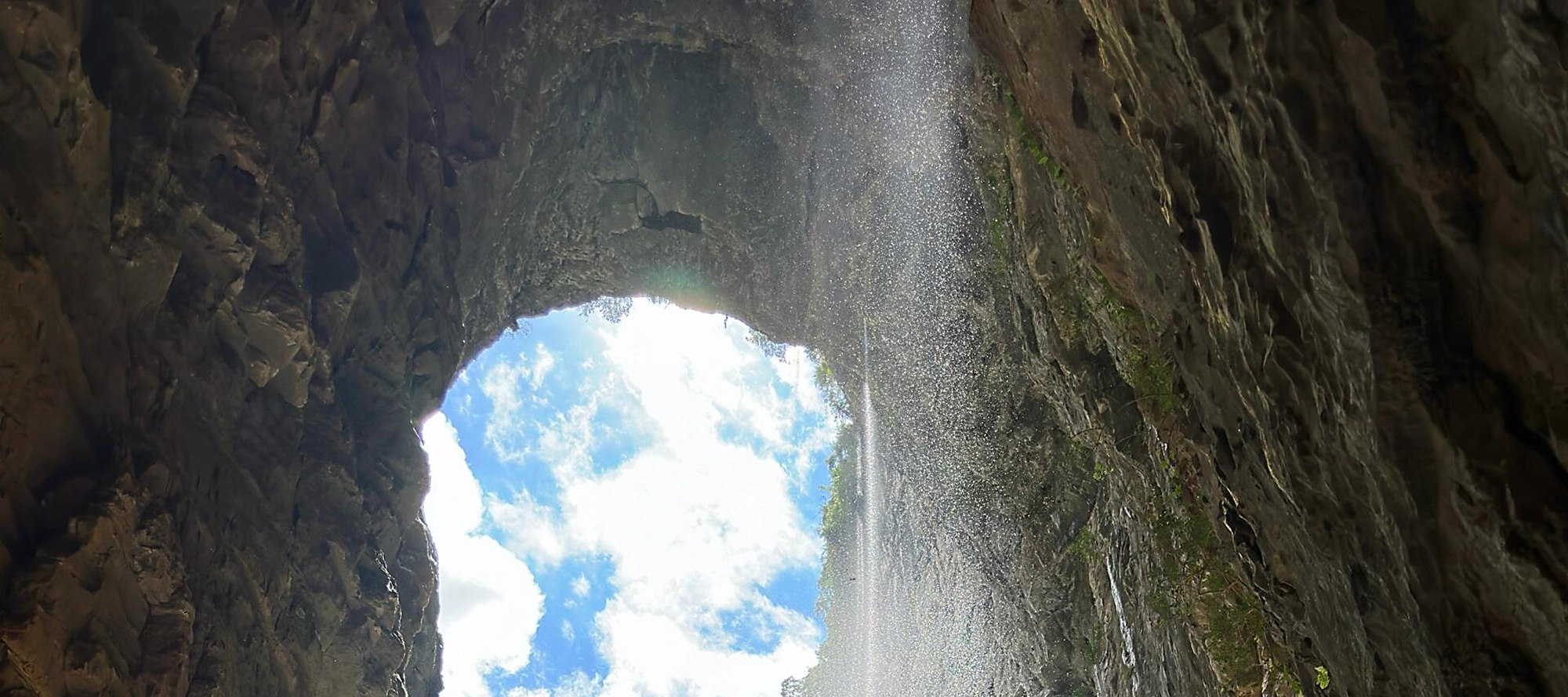 天生三橋 | 地球億年雕刻的武俠秘境✨~來這裡感受天生橋群的震撼暴擊! 天生三橋 | 地球億年雕刻的武俠秘境✨~來這裡感受天生橋群的震撼暴擊!