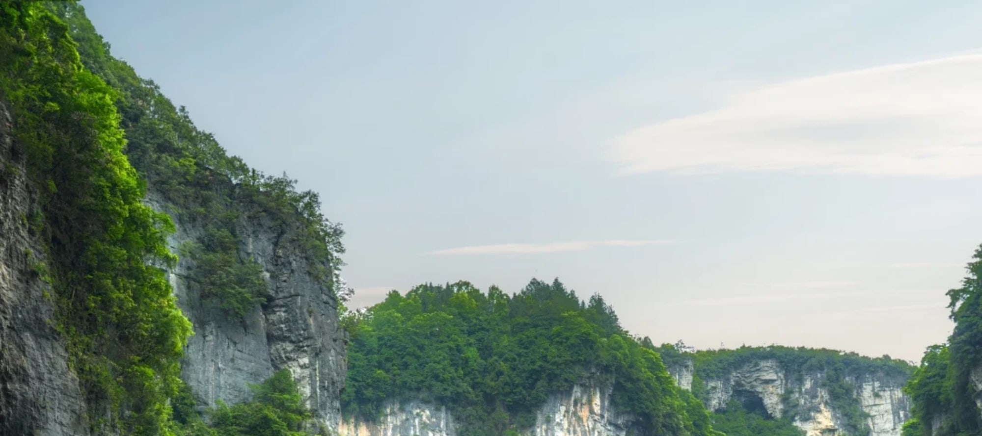 【櫻花季促銷】重慶武隆天生三橋&龍水峽地縫經典一日遊（喀斯特地質奇觀+電影變形金剛同款取景地）