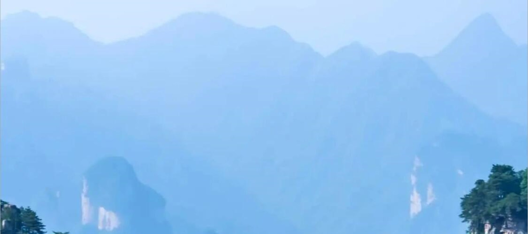 湖南張家界私家團5日遊（包車遊覽+天子山+袁家界+十里畫廊+鳳凰古城+芙蓉鎮+森林公園+自然的奇幻畫卷+仙境畫卷+贈演出票+張家界往返）