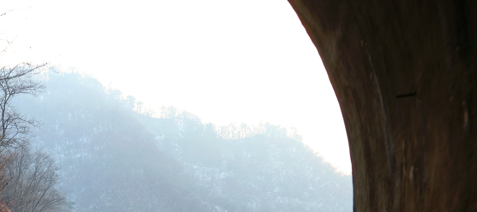 冬季鐵道自行車，帶您飽覽白雪皚皚的壯麗山景。