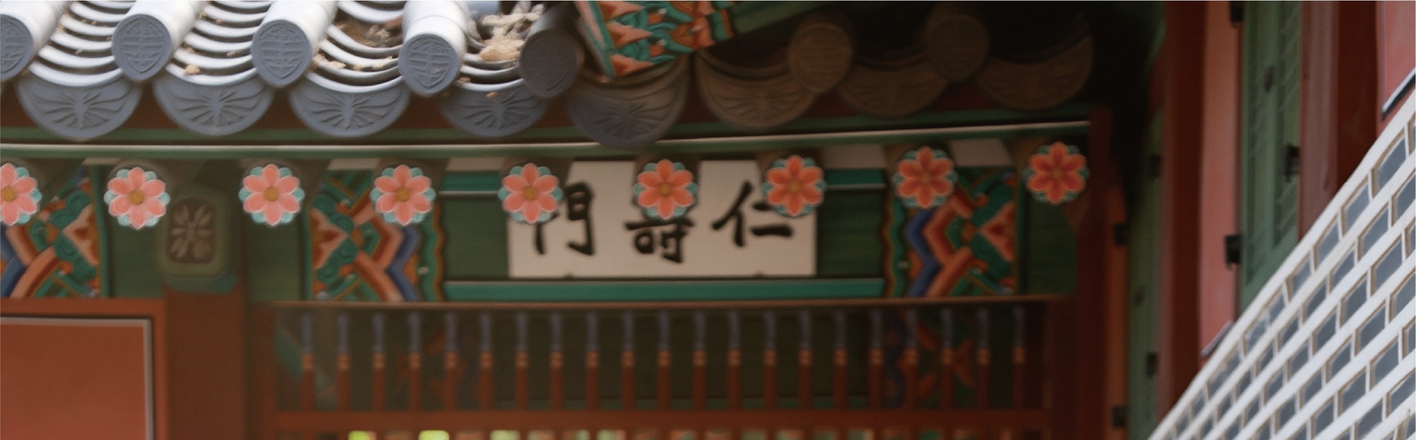 Hanbok Rental with Hairstyling & Accessories at Hanbokgirls - Thumbnail 52