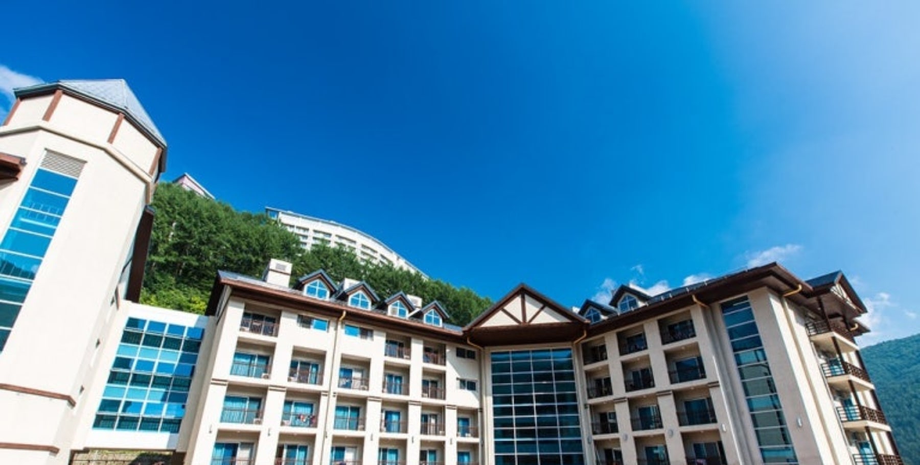 High1 Valley 公寓（可直達滑雪場）
直達滑雪場，與大自然零距離接觸！

High1 Valley 公寓提供寧靜放鬆的度假體驗，坐擁四季山景。非常適合尋求靜謐假期的家庭，享受清新的山間