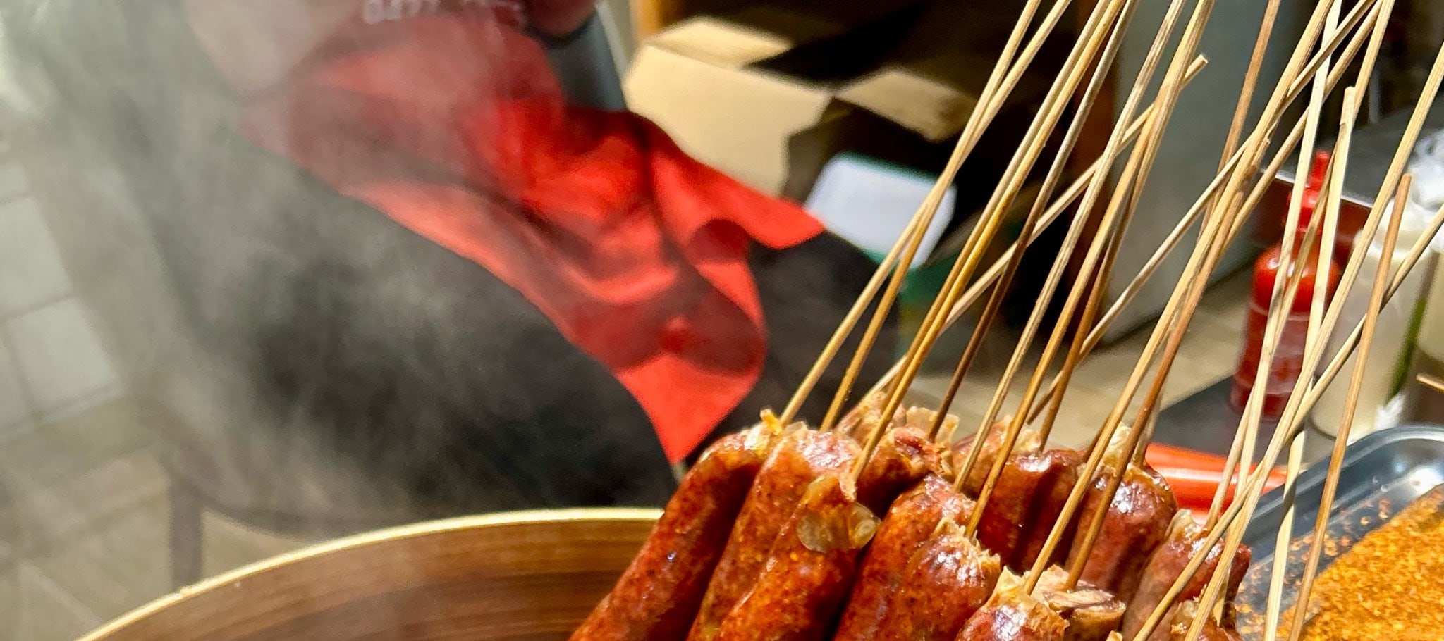 （英文小團&私家團）樂山遊玩後前往張公橋美食街，品嚐當地特色小吃【費用自理】
