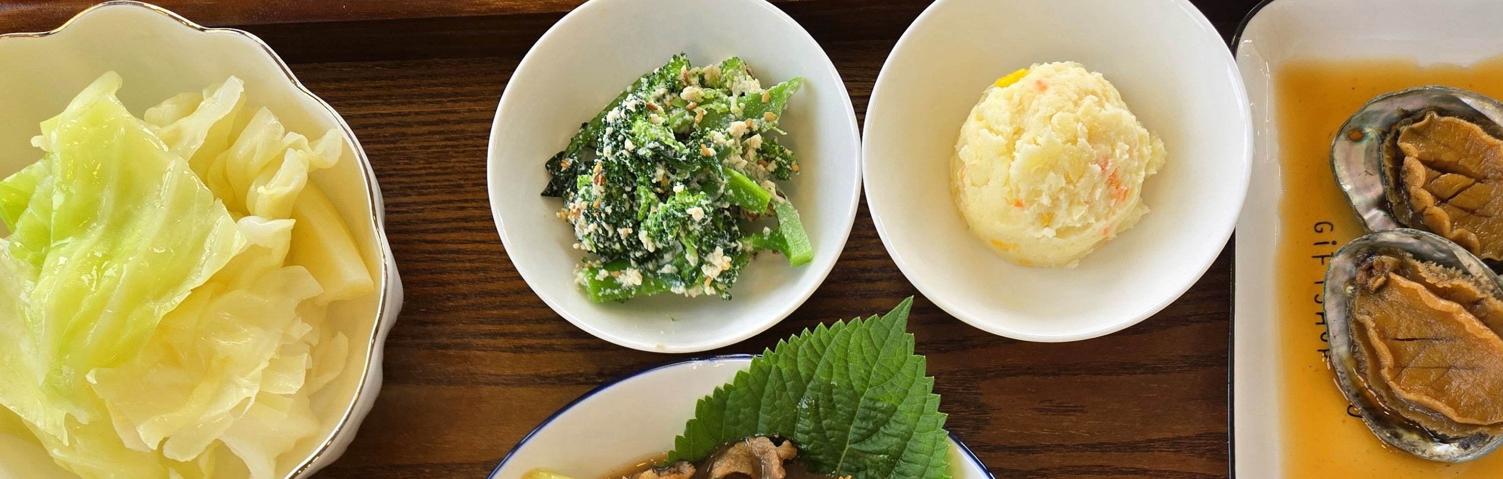 東線套餐午餐菜單
醃製黑豬肉、各式配菜