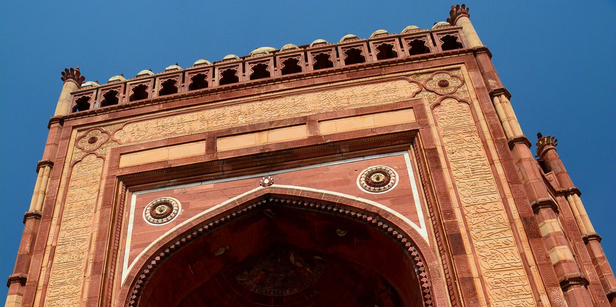 Tourist are entering in Fatehpur Sikri by Buland Barwaza.
