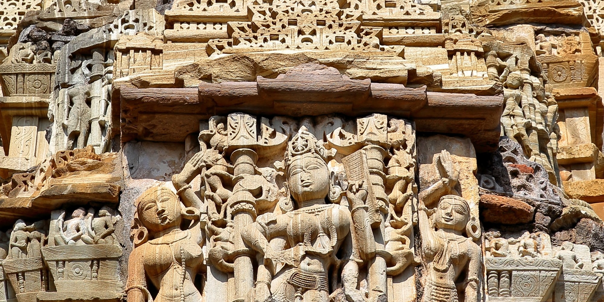 See Chittorgarh Fort & Udaipur Drop from Pushkar with Guide Service
