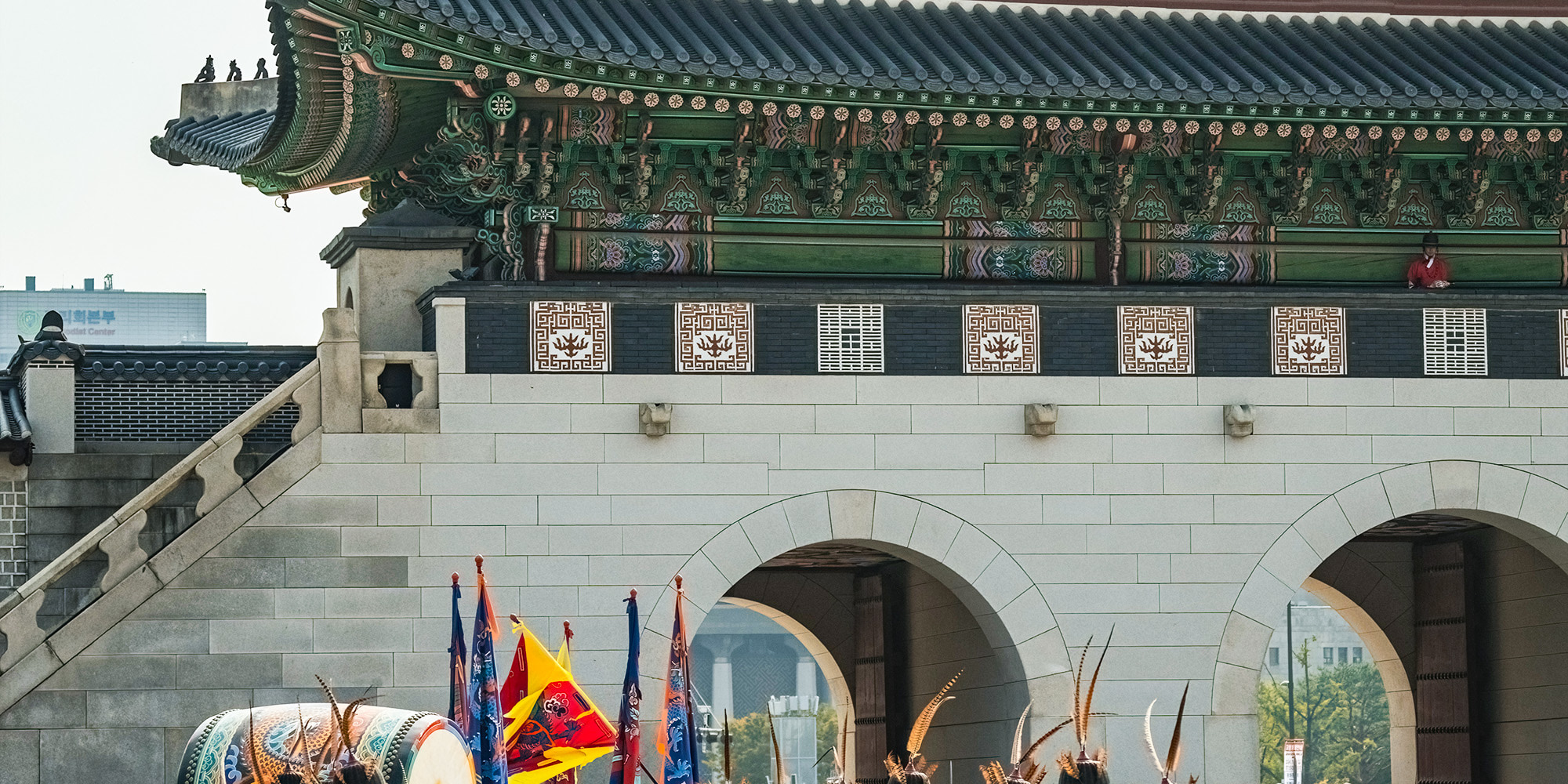 📸✨ 傳統的皇家衛隊換崗儀式也是一個受歡迎的亮點。 📸✨ 傳統的皇家衛隊換崗儀式也是一個受歡迎的亮點。