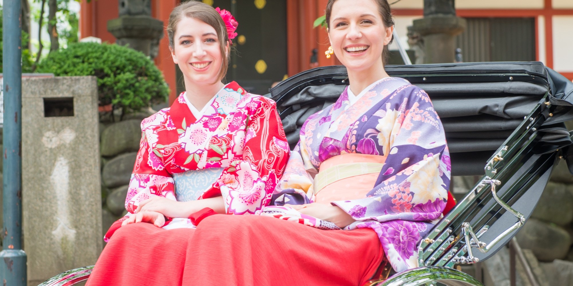 A plan to explore Kyoto in a kimono and rickshaw by chartered taxi