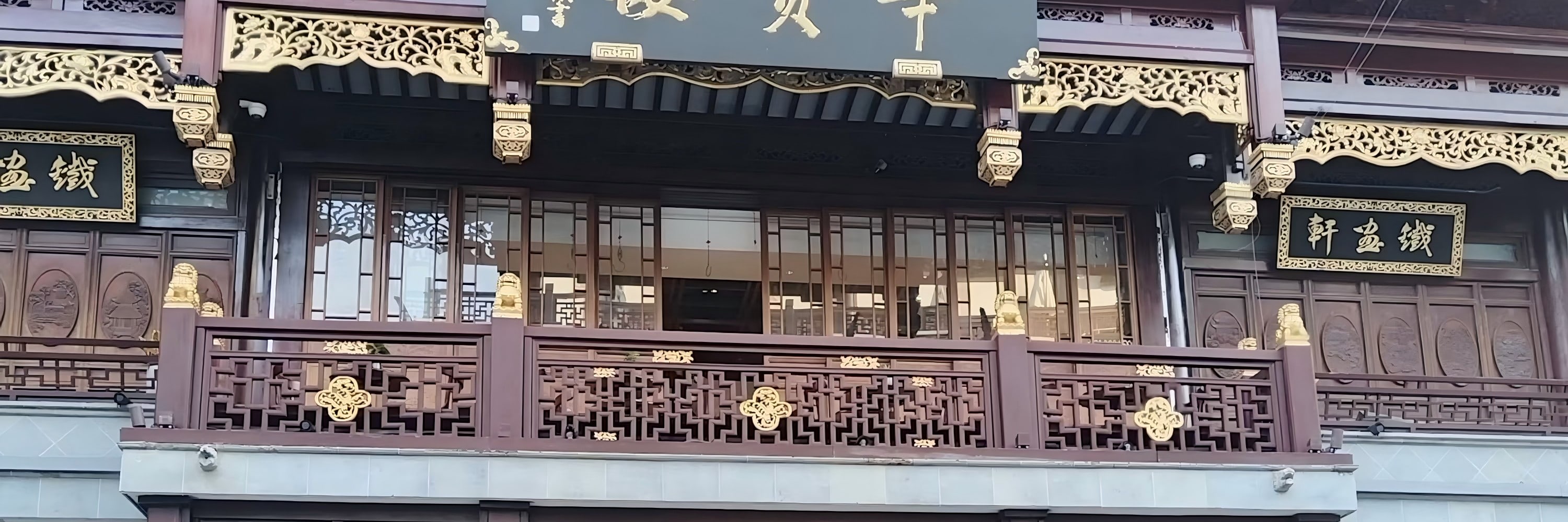 上海經典一日遊（豫園+老街+外灘輪渡+東方明珠+南京路步行街+上海小籠包+中國茶）