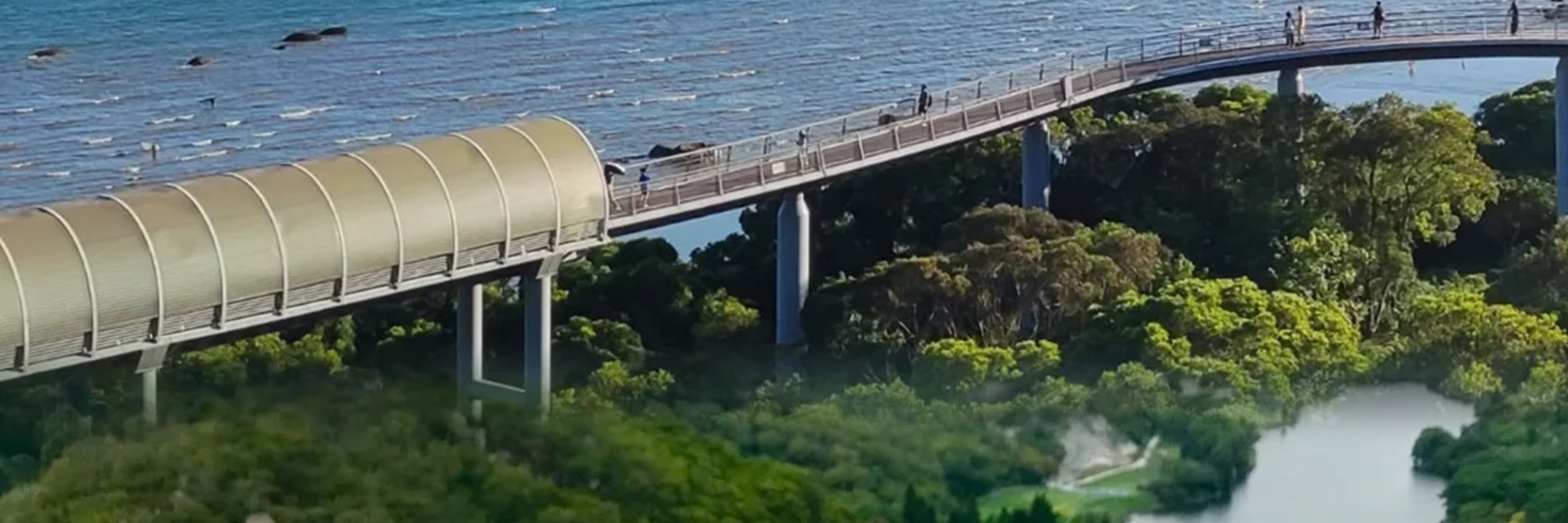 福建雲水謠&鼓浪嶼浪漫高奢3日之旅（漫遊鼓浪嶼&贈送旅拍+探訪土樓奇觀+領略中國建築藝術魅力+廈門往返+可選4鑽/5鑽酒店+特色餐食）