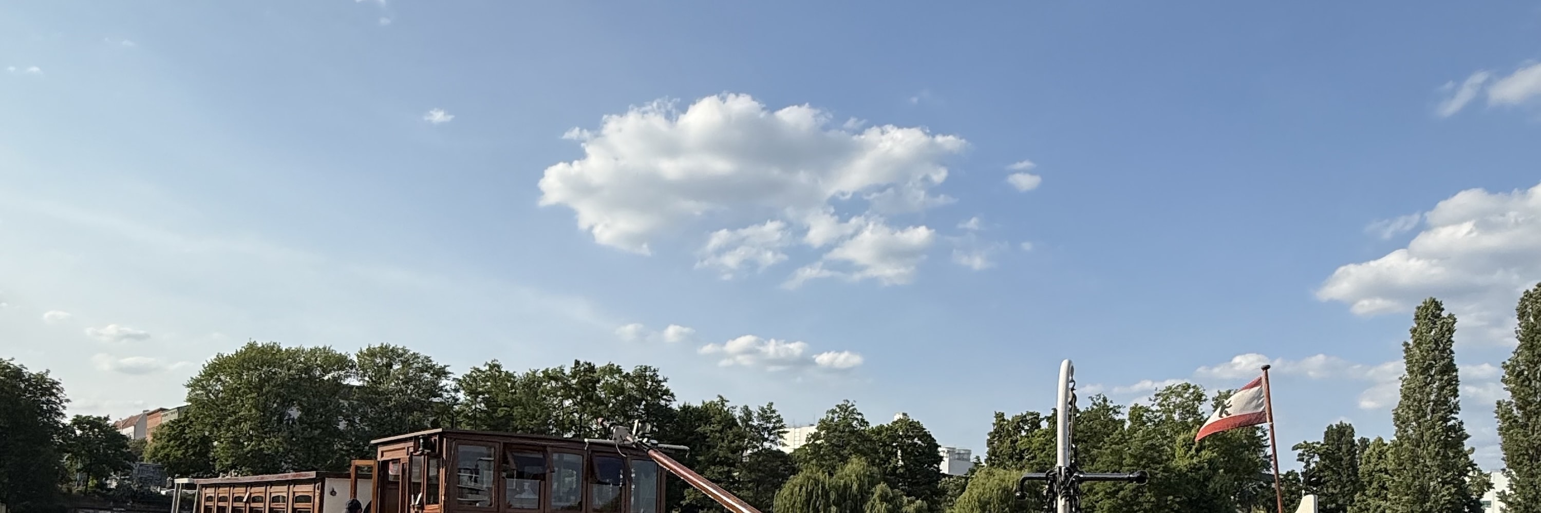 海明威遊船柏林右前方