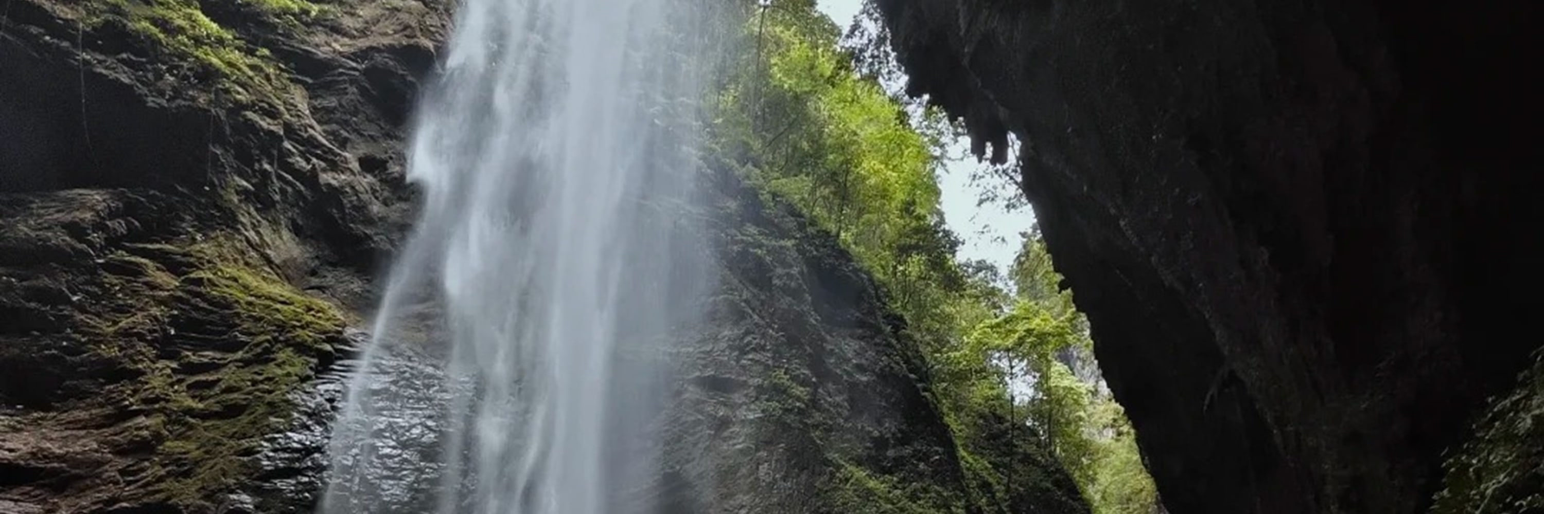 重慶武隆天生三橋高端純玩2日遊（龍水峽地縫&仙女山+探秘喀斯特地貌奇觀+可選4鑽/5鑽酒店+贈送烏江遊船+《變形金剛》取景地+重慶往返）