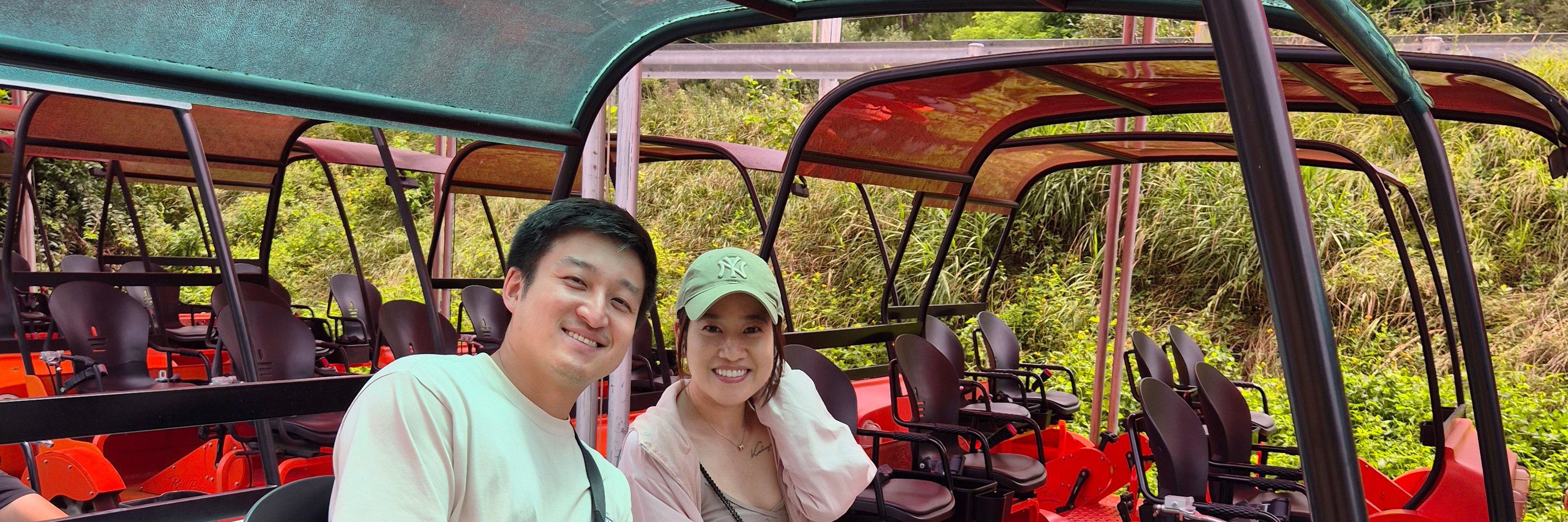 沿著古老的火車軌道享受輕鬆的旅程，欣賞河流、森林和山脈的壯麗景色。非常適合情侶、朋友和家人。