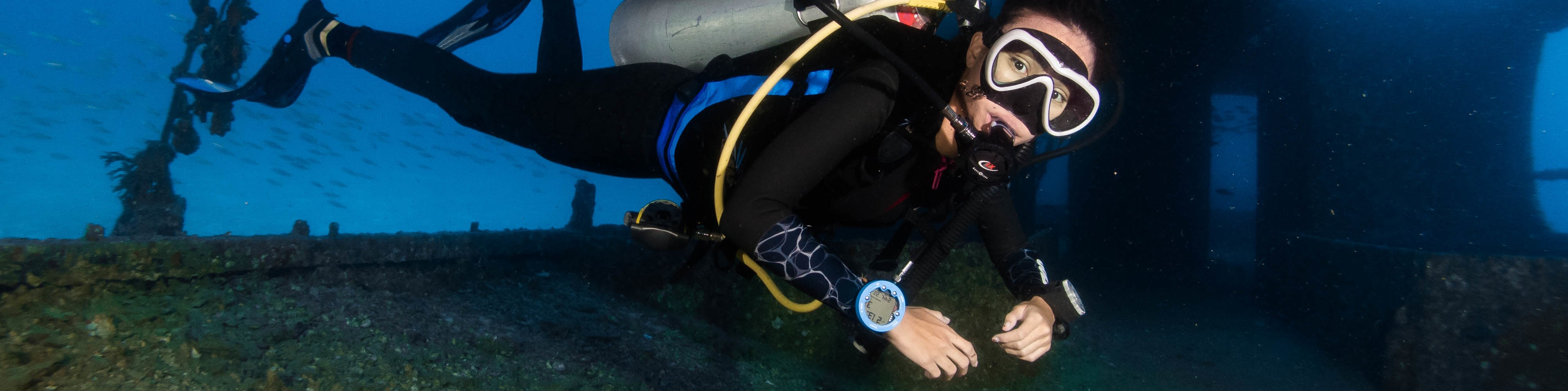 精通巴厘島：PADI 潛水中心的高級開放水域潛水員課程