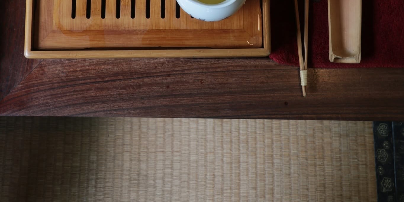 無為草堂人文茶館品茶搭配茶點。（自費）