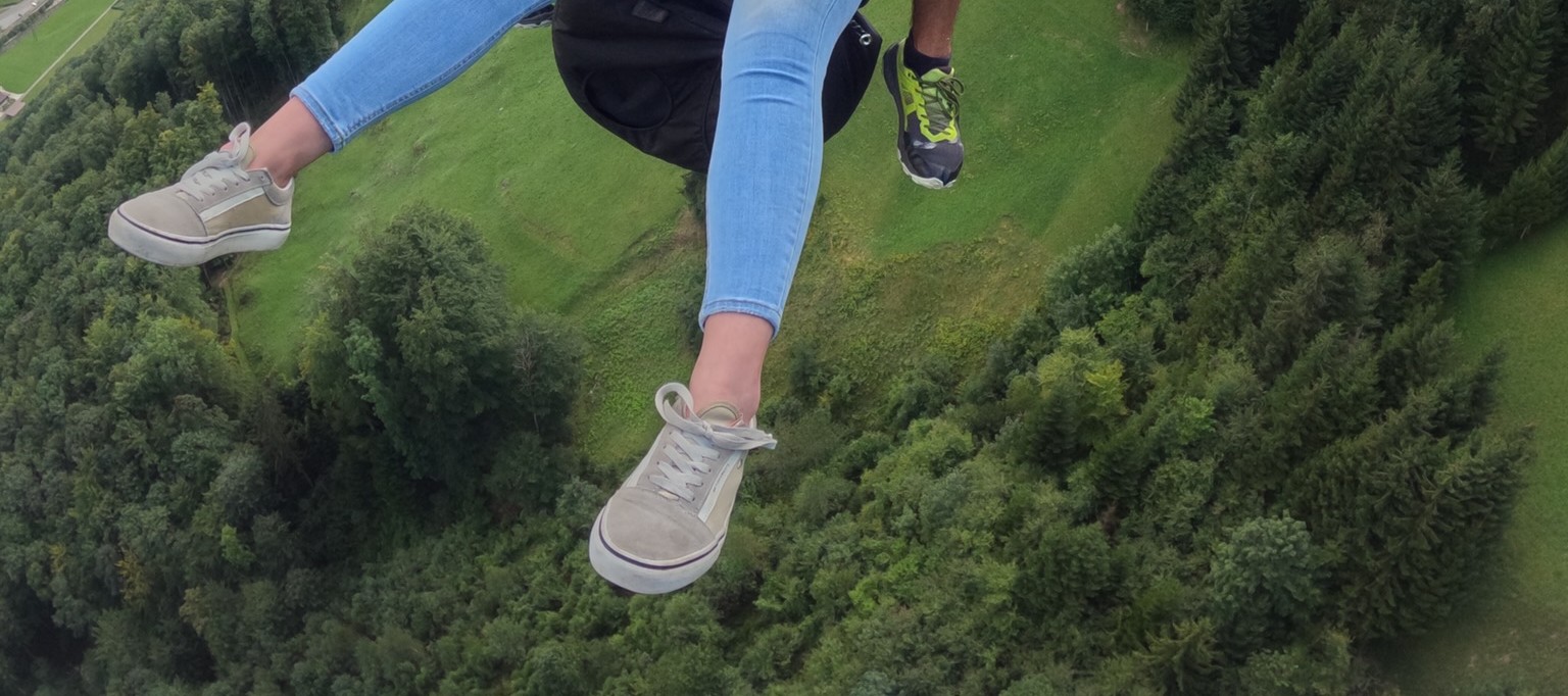 米倫 - 勞特布魯嫩雙人滑翔傘飛行 (Paragliding Tandem Flight Mürren - Lauterbrunnen)