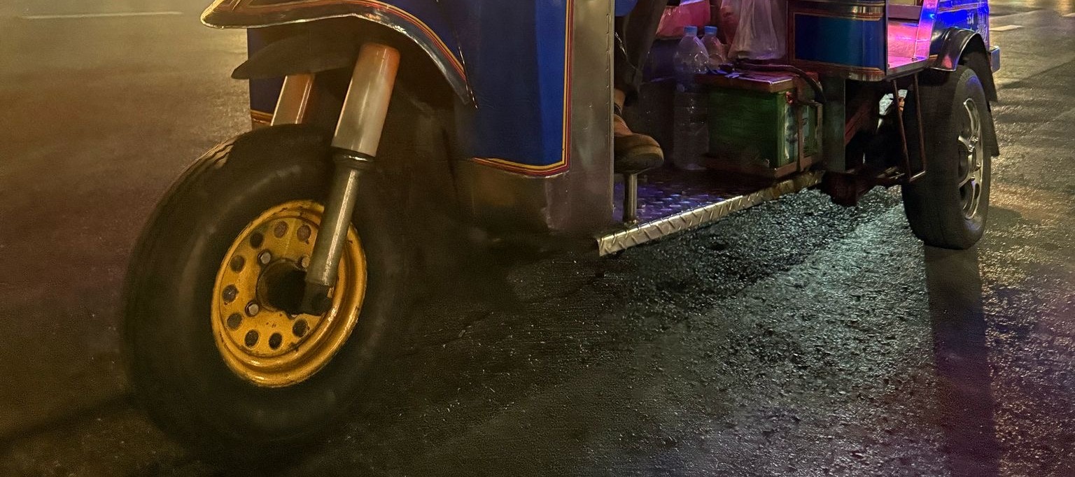 Bangkok Night Tour: Food, Temple & Tuk-Tuk - Thumbnail 28