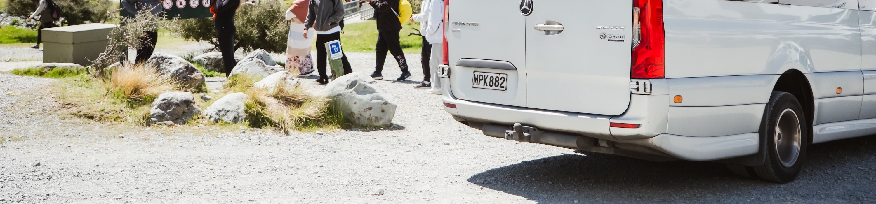 可選擇在庫克山村周邊徒步，包括胡克谷步道