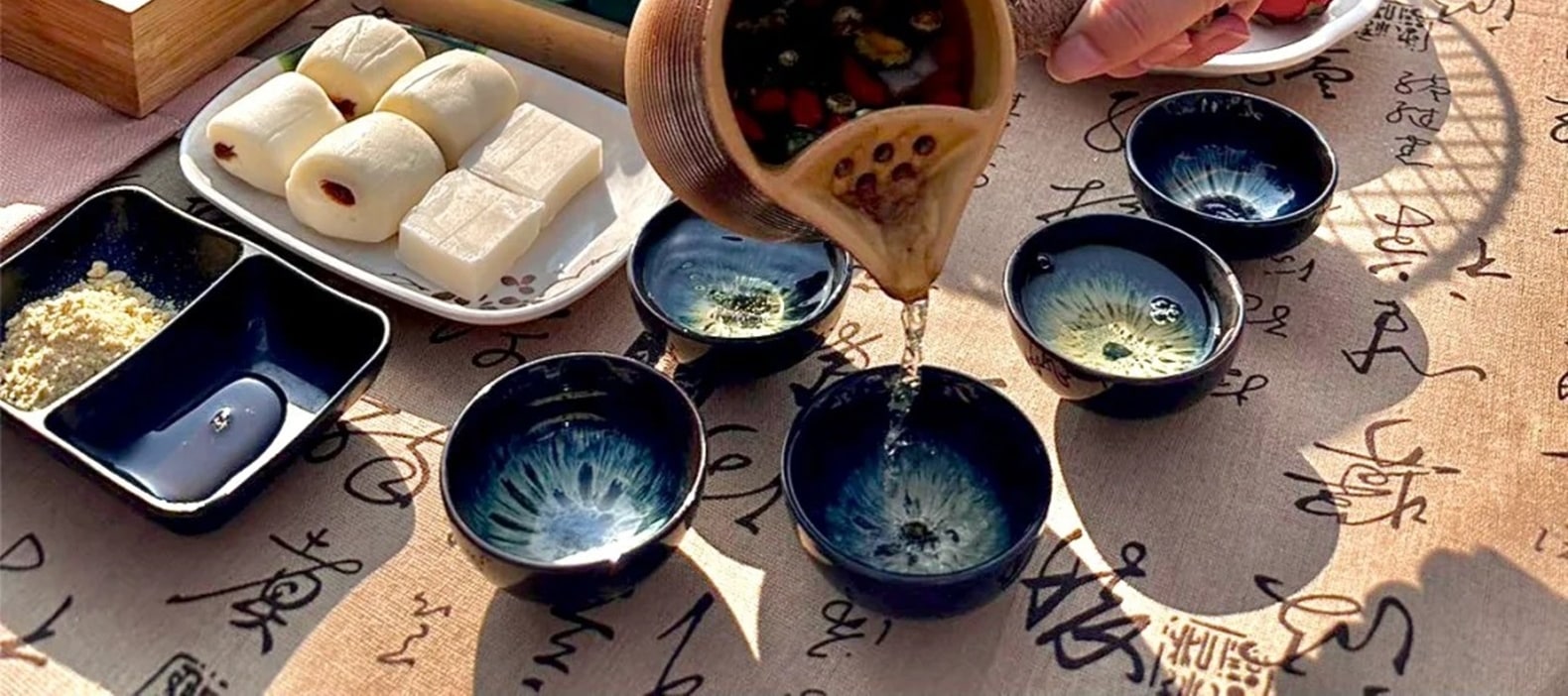 重慶向雲端茶攤（喝茶觀景勝地+精品小吃+可選圍爐煮茶+歌手駐唱+網紅打卡拍攝地）