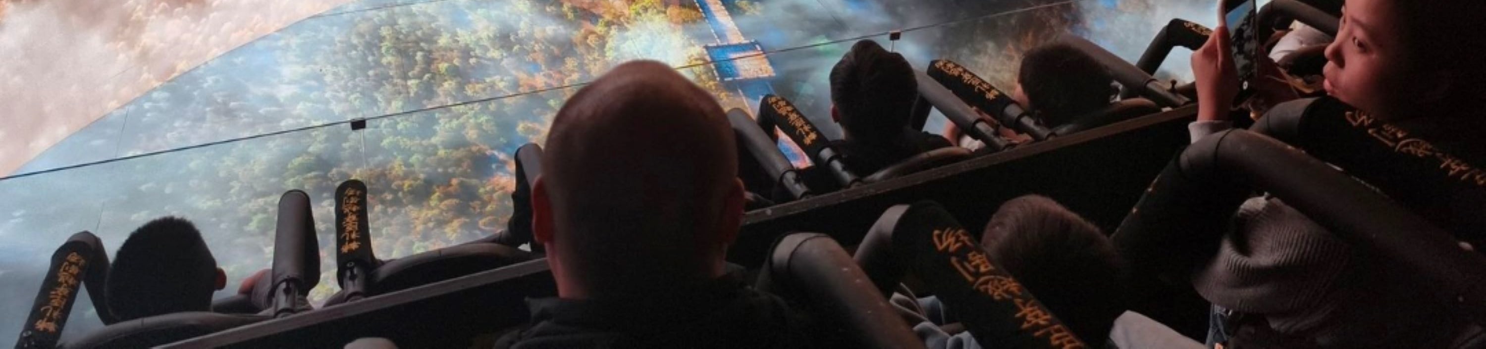 動感畫面帶來充滿科技感的沉浸式未來體驗 動感畫面帶來充滿科技感的沉浸式未來體驗