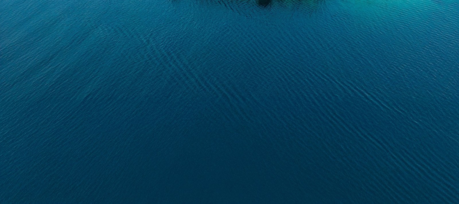 從空中俯瞰雅加達附近迷人的塞帕群島（Sepa Islands），奢華與自然在此完美交融