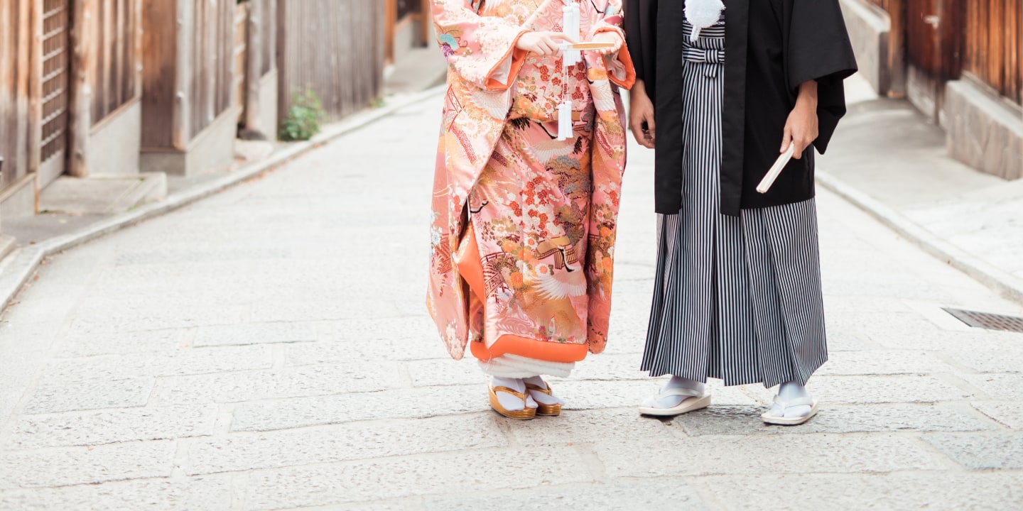 祇園和東山:歷史街區,保留了町屋建築、石板街道、寶塔和寺廟。最適合拍攝傳統和服寫真。由於當地限制,僅允許在10:00之前拍照。 祇園和東山:歷史街區,保留了町屋建築、石板街道、寶塔和寺廟。最適合拍攝傳統和服寫真。由於當地限制,僅允許在10:00之前拍照。