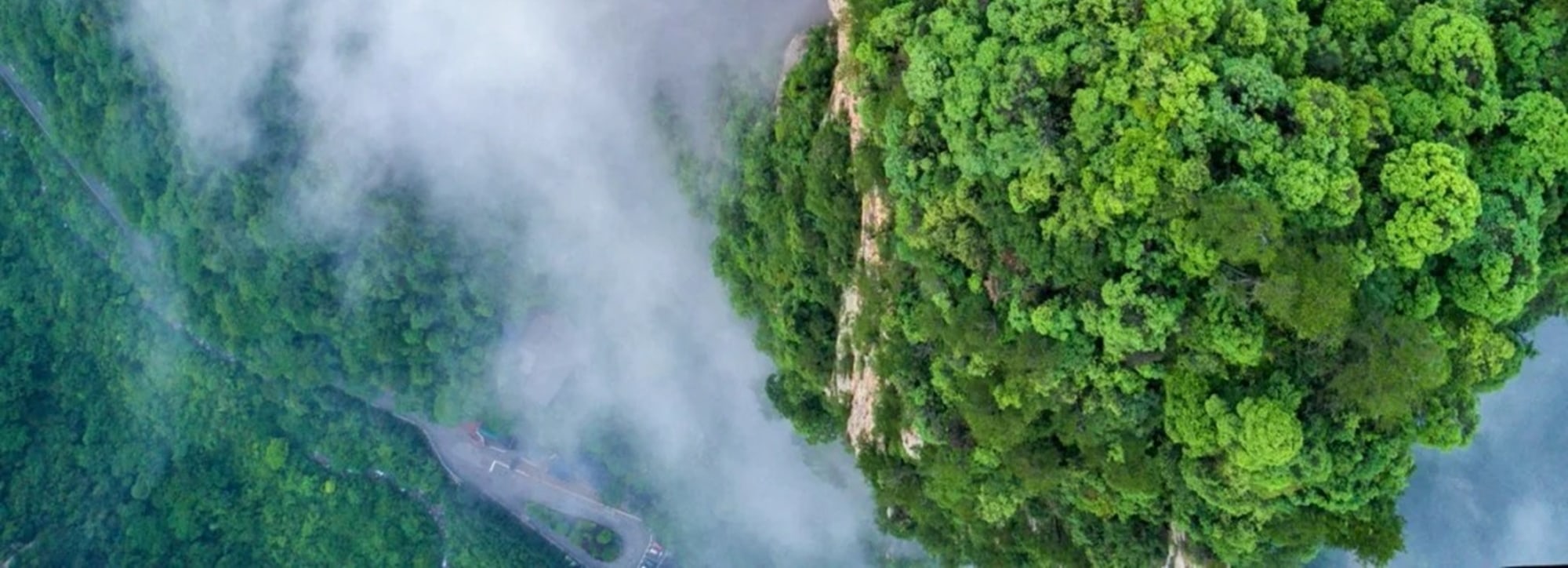 湖南魅力張家界高端純玩3日之旅（天門山洞+百龍天梯+喀斯特地貌+懸崖玻璃棧道+乘纜車看絕美景色+打卡《阿凡達》取景地+暢遊5A精華景點）