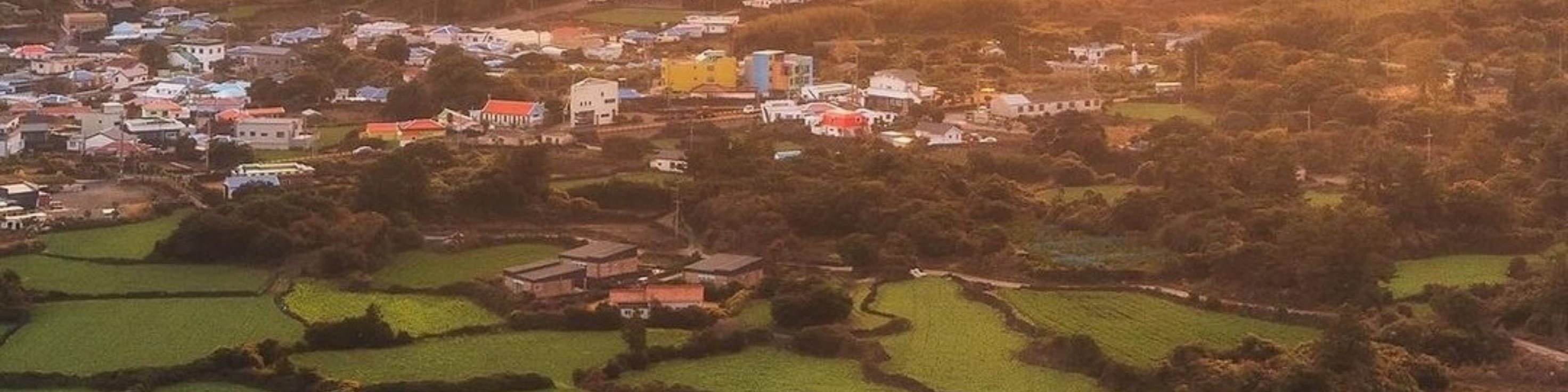 EAST. Hamdeok Seoubong Beach - Haenyeo Museum - Lunch - Seongsan Ilchulbong - Ilchul Land (Sunrise Land) Lava Tube System - Seongeup Folk Village