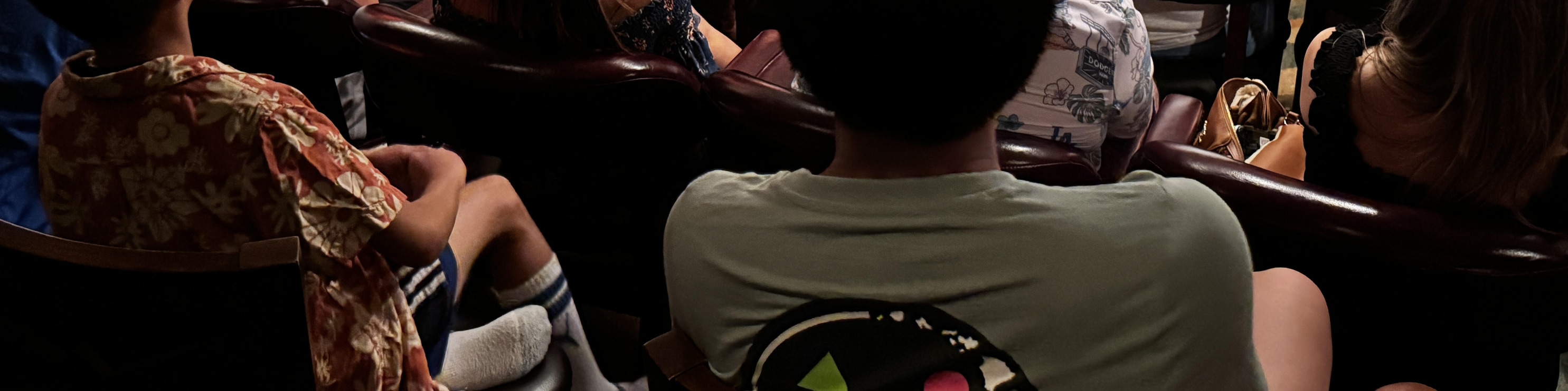 欣賞令人著迷的精彩表演,沉浸在充滿魔力的一夜,讓所有觀眾都為之著迷 欣賞令人著迷的精彩表演,沉浸在充滿魔力的一夜,讓所有觀眾都為之著迷