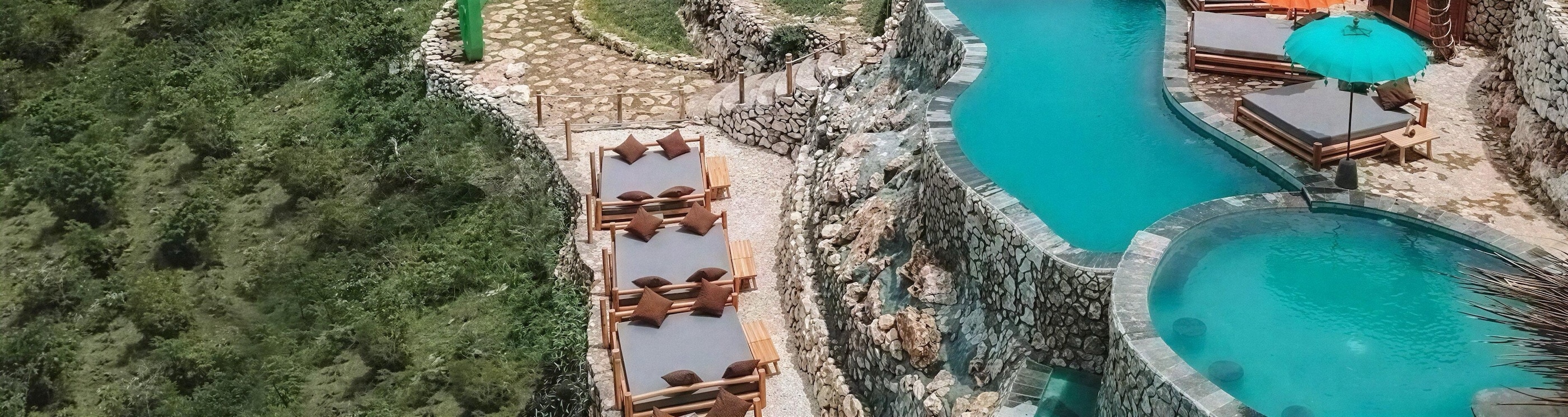 旅遊包含美味午餐,有多種選擇。 旅遊包含美味午餐,有多種選擇。