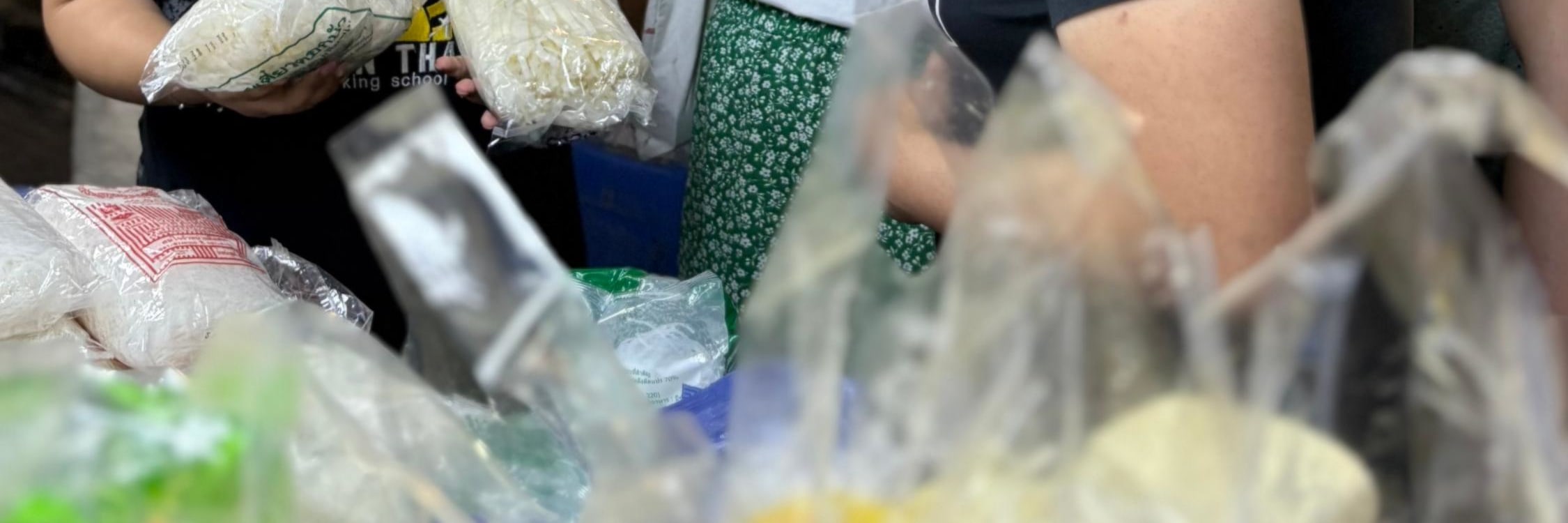 [ENG/中文] Bangkok Cooking Class with Market Tour & Tuk Tuk Ride - Thumbnail 14