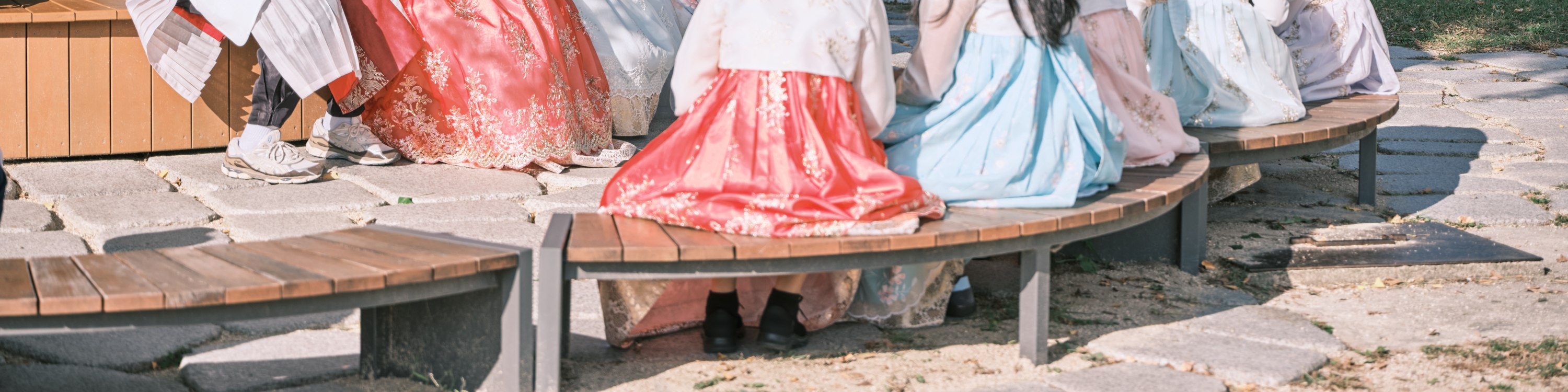 透過我們導遊獨一無二的生動講述，聆聽來自景福宮過往那些有趣又令人驚奇的故事！