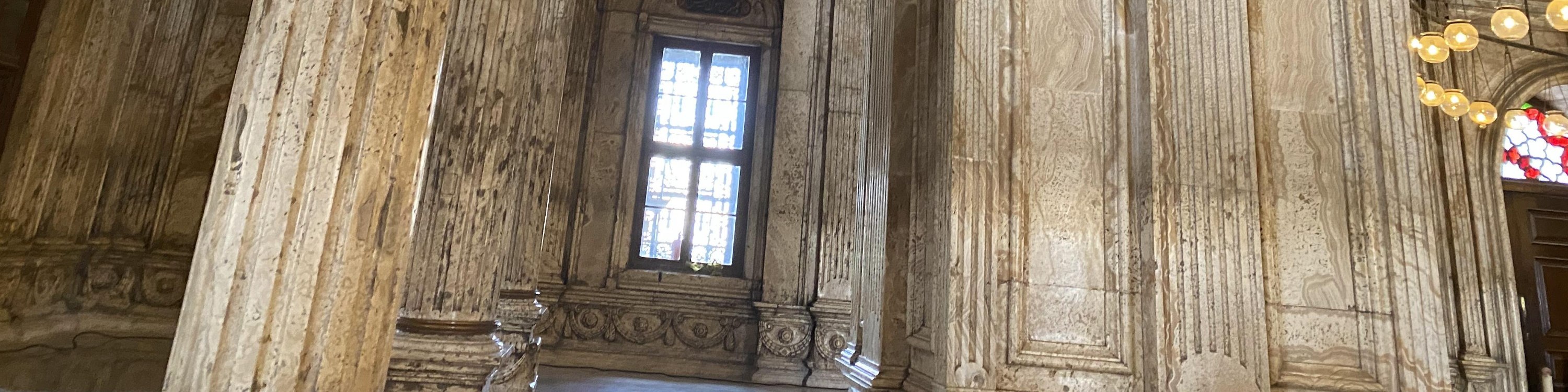 參觀城堡，並在城堡享用午餐