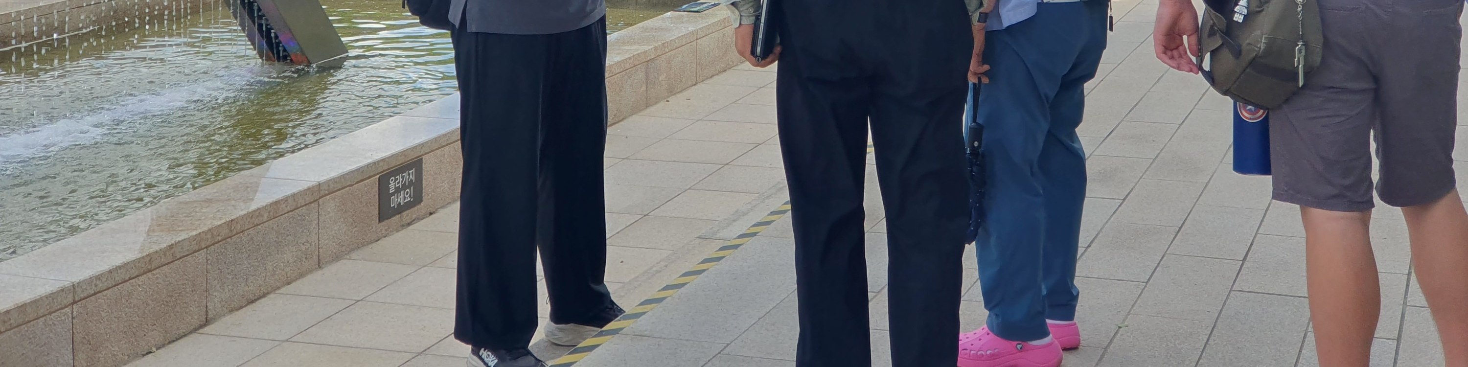 持證專業導遊將陪同您參觀鳥瞰臺，為您講解朝鮮戰爭的歷史以及半島的分裂。