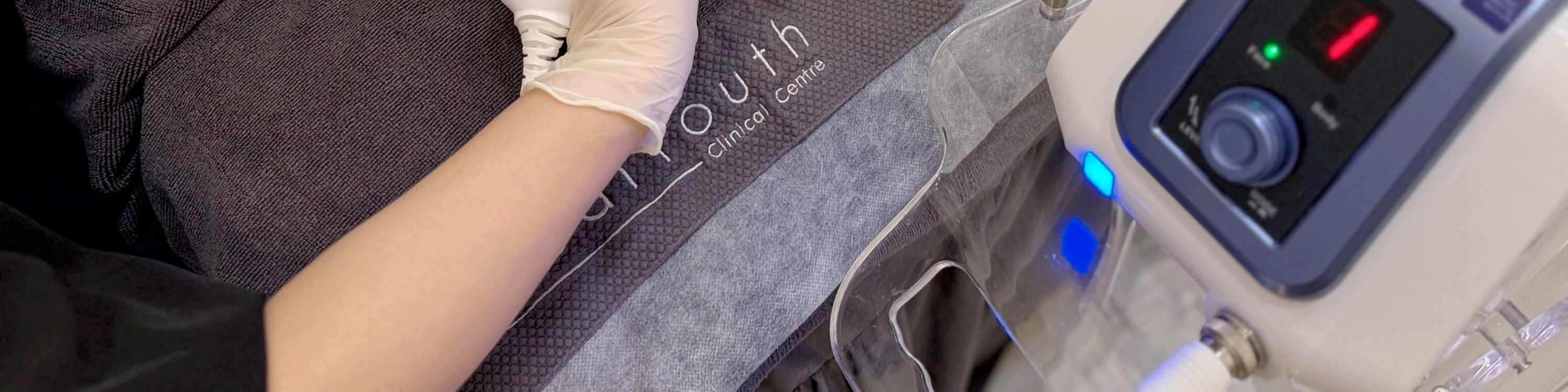 Syna+ Anti-Aging Air Needle Gun - High-pressure jet technology, needle-free injection, zero trauma, painless, penetrate the essence ampoule into the skin base, with a wide penetration range and better results