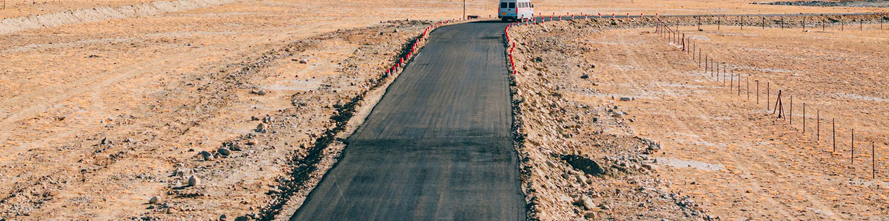 安心用車,9座車改大7座車,可攜帶26-28寸行李箱,配備專屬司機服務 安心用車,9座車改大7座車,可攜帶26-28寸行李箱,配備專屬司機服務