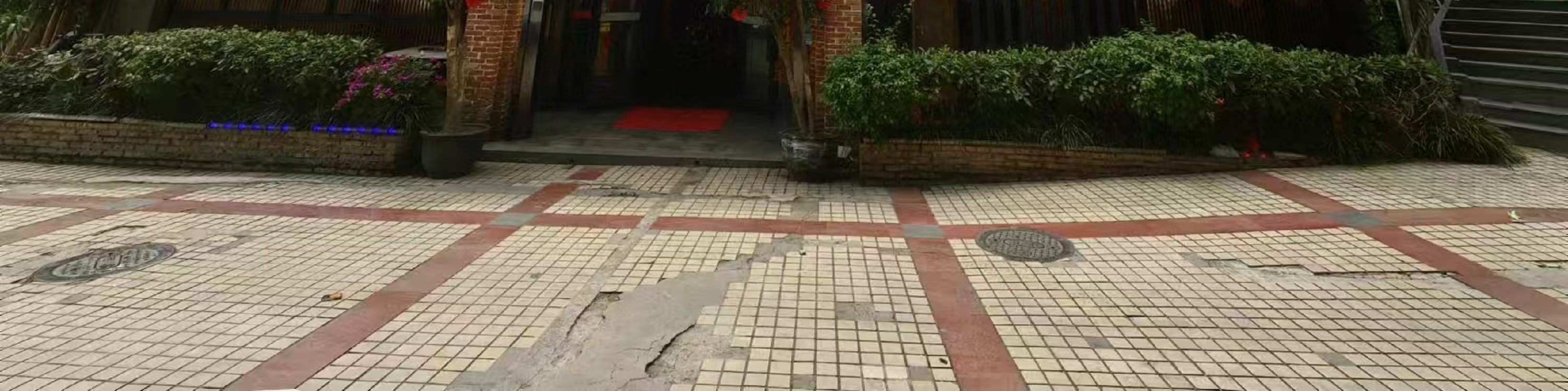 成都盛世錦官城火鍋 · 非遺文化川劇變臉