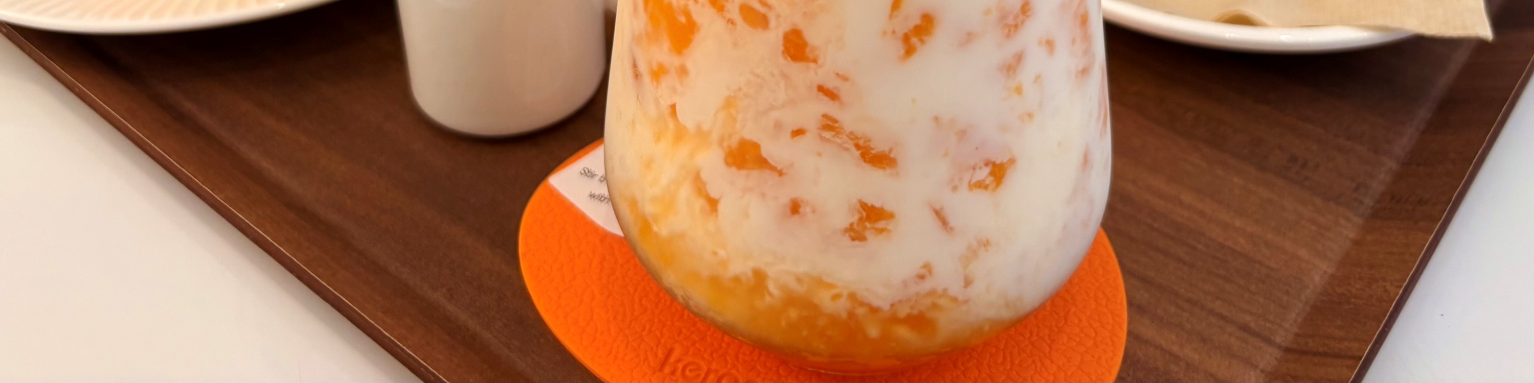 品嚐新鮮果汁，享用柑橘風味甜點，沉浸在這座島嶼最具標誌性水果的甜蜜精華中。