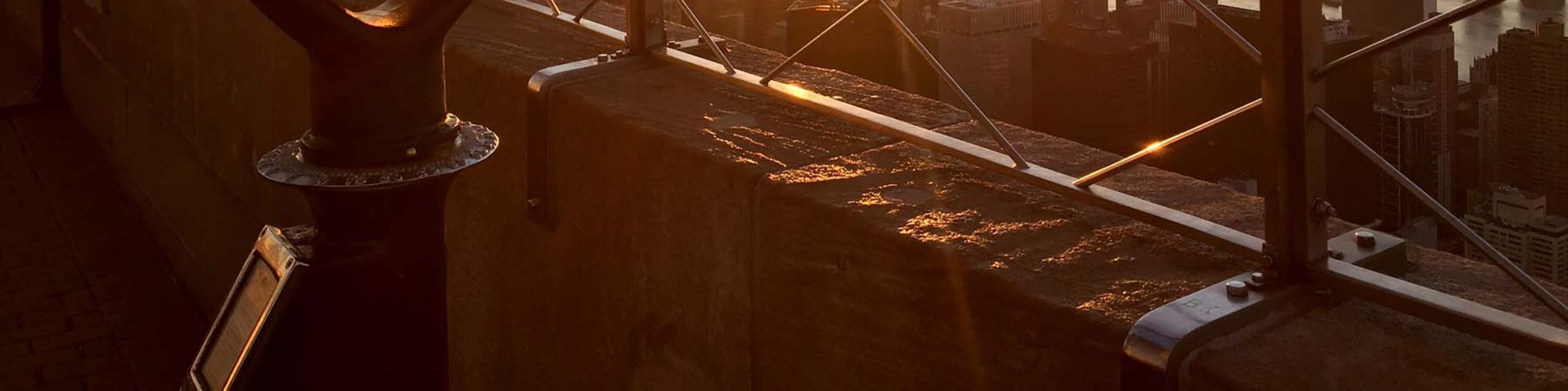 在曼哈頓86層的帝國大廈觀景臺欣賞迷人的日出景觀 在曼哈頓86層的帝國大廈觀景臺欣賞迷人的日出景觀