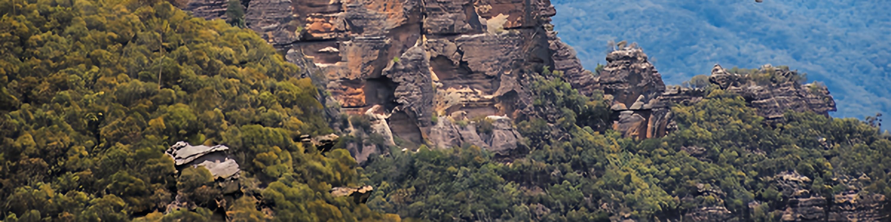 藍山風景世界的空中纜車是南半球最大的空中纜車,可欣賞三姐妹峰和卡通巴瀑布的景色 藍山風景世界的空中纜車是南半球最大的空中纜車,可欣賞三姐妹峰和卡通巴瀑布的景色