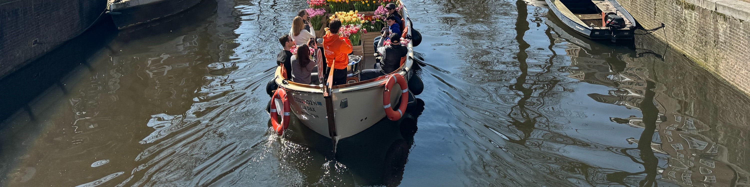 阿姆斯特丹 (Amsterdam) 運河豪華遊船賞花之旅（船上酒吧）