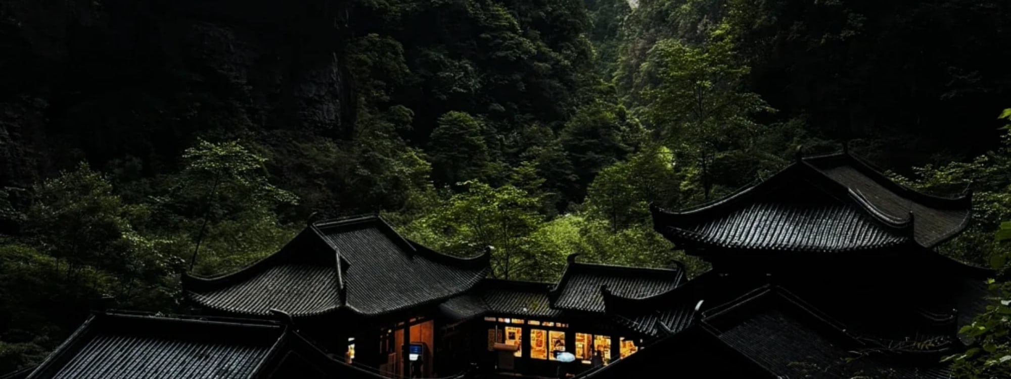 【櫻花季促銷】重慶武隆天生三橋&龍水峽地縫經典一日遊（喀斯特地質奇觀+電影變形金剛同款取景地）