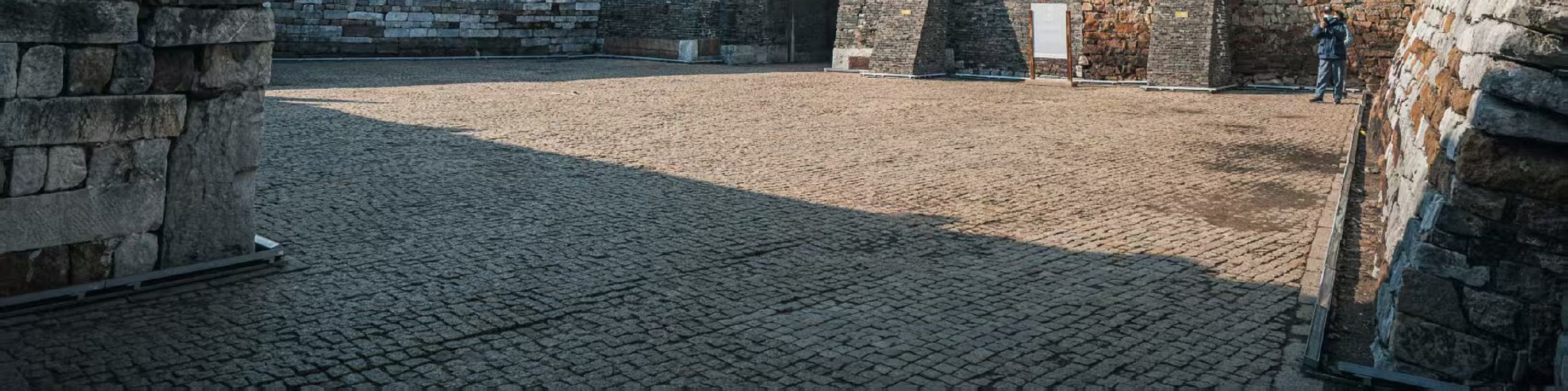 Panmen is one of the "Eight Gates of Wudu" in the ancient city of Suzhou, and is also the only ancient city gate in China that has been completely preserved, both on land and on water.